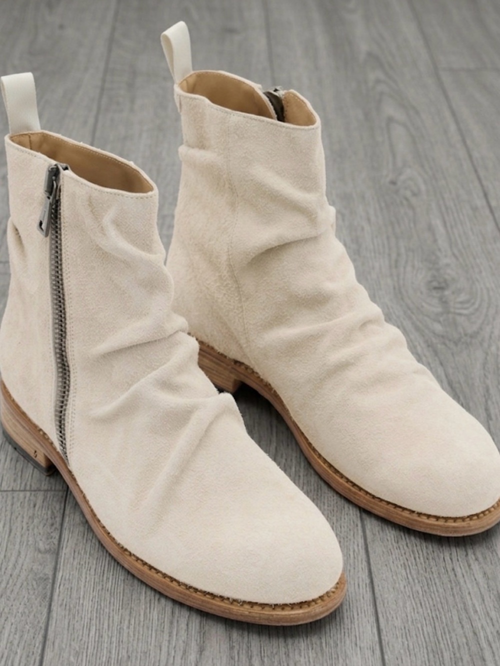 New - John Varvatos - Genuine Brushed Suede - Men’s Size 9 - Made in Italy
